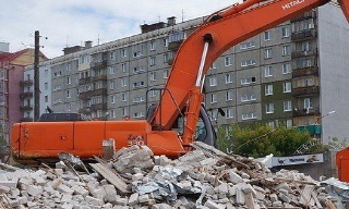 Вывоз строительного мусора с участка в Якутске недорого от 1585 руб. | 2Землекопа-Ктс